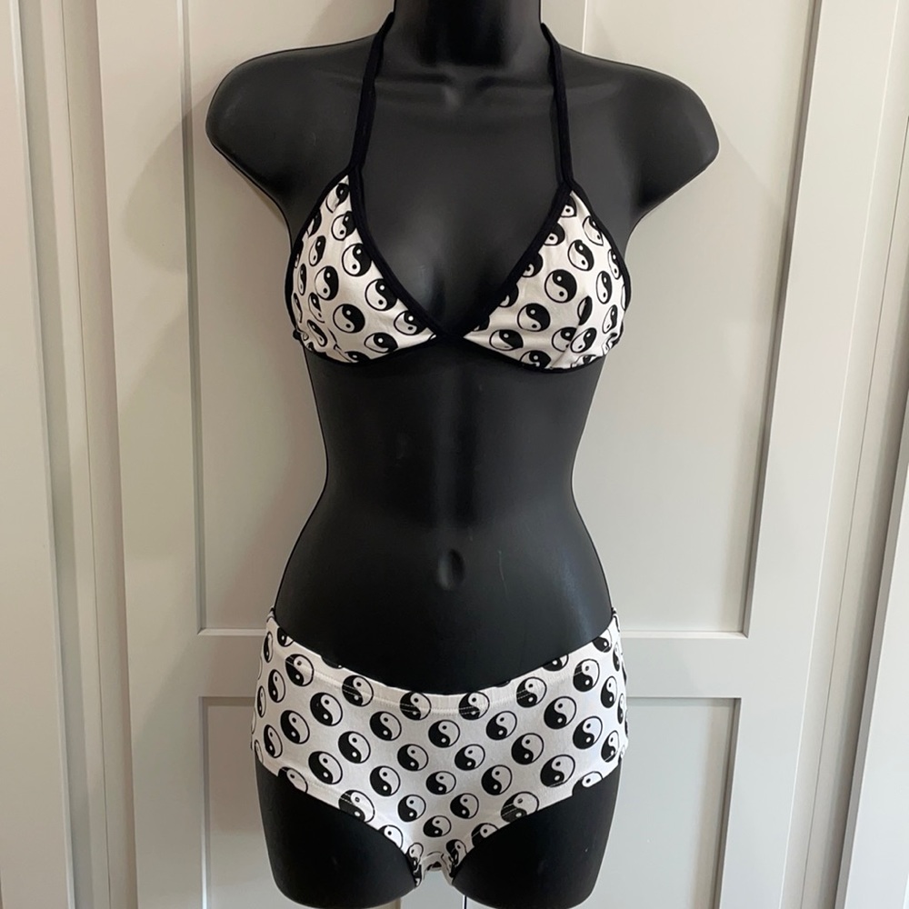TOPSHOP matching bra/undies yin yang size 4/6 NEW
